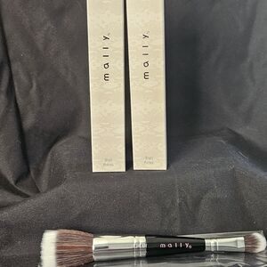 Mally Beauty Dual-Ended Brush with Black and Silver Handle